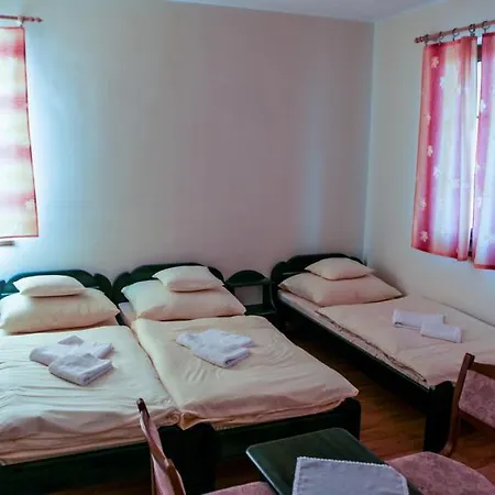 فندق مبيت وإفطار Bazilika Vendeghaz 3*